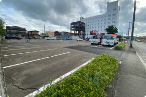 駐車場：ロイヤルホテル大館
