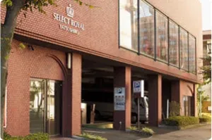 駐車場：セレクトロイヤル八代