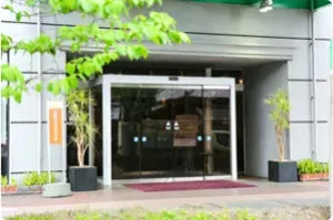 エントランス：セレクトロイヤル八代