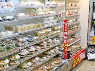 写真：１階にコンビニエンスストア
