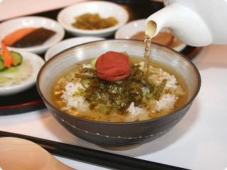 比内地鶏のスープで頂くだし茶漬け