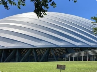 ニプロハチ公ドーム：ロイヤルホテル大館