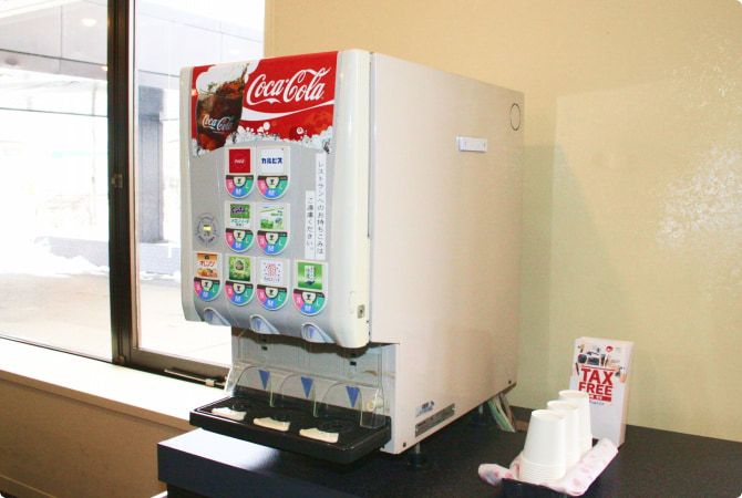 １階フリードリンクサービス：ロイヤルホテル大館