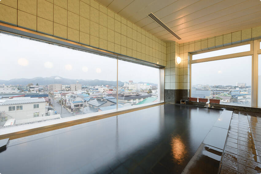 5階天然温泉　”憩いの湯”：ロイヤルホテル大館