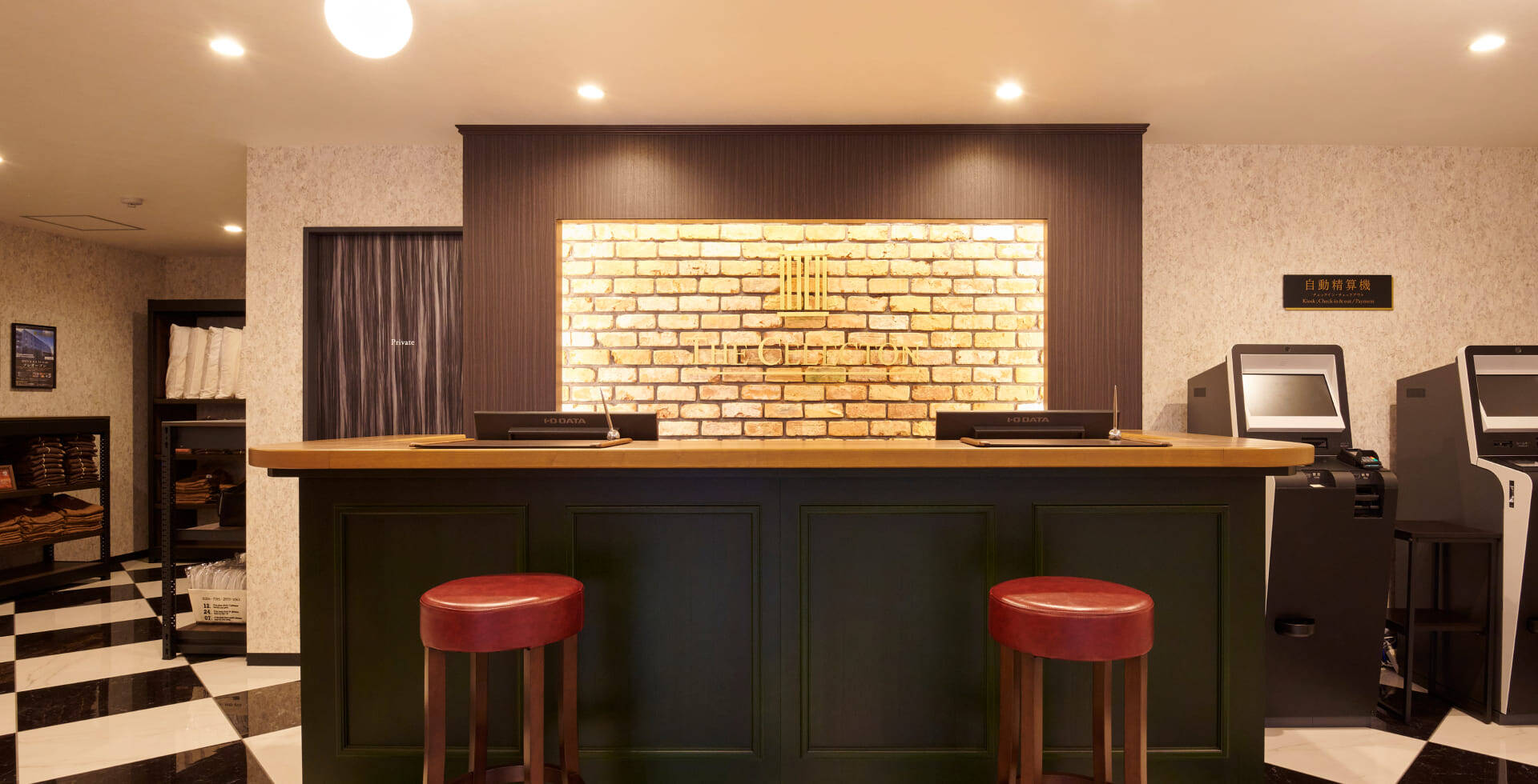 フロント：ザ・セレクトンあべの松原駅前　