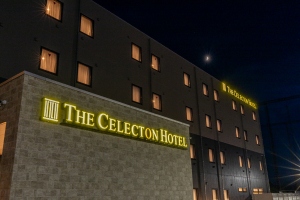 外観（夜景）：ザ・セレクトン富士山御殿場インター