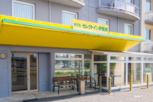 エントランス：ホテルセレクトイン伊勢崎