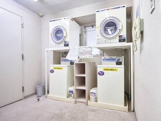写真：コインランドリー
