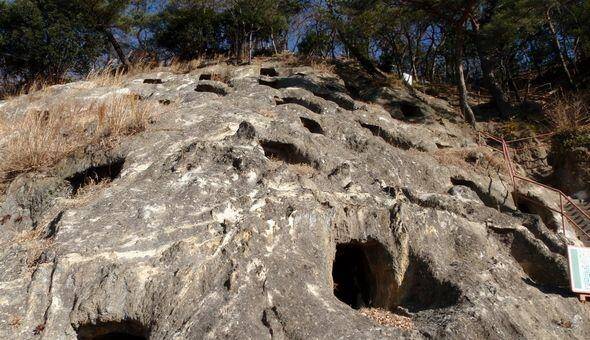 吉見百穴【埼玉県吉見町】：ザ・セレクトン大宮快速・北本駅前周辺情報