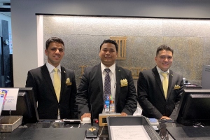 スタッフ一同お待ちしております：ザ・セレクトン京都堀川三条