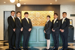 従業員：ザ・セレクトンあべの松原駅前　