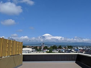 屋上テラス「View Terrace」：いやし処ほてる寛楽　富士山御殿場