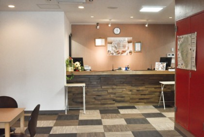 フロント：ホテルセレクトイン埼玉毛ロ山