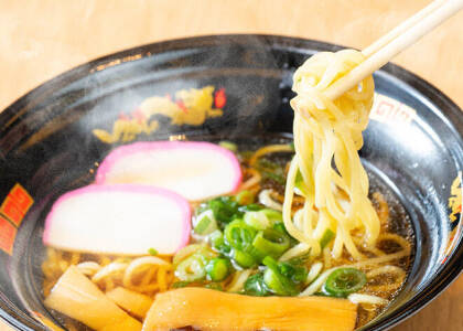 『夜鳴きラーメン』無料サービス：いやし処ほてる寛楽秋田川反