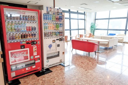 2F・8F自動販売機：アネックスロイヤルホテル