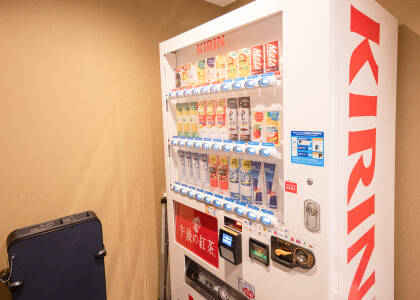 製氷機と自動販売機：いやし処ほてる寛楽秋田川反