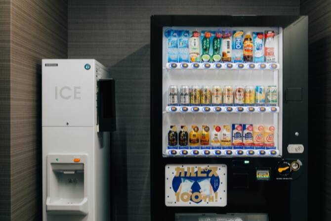 製氷機と自動販売機：ザ・セレクトン倉敷水島