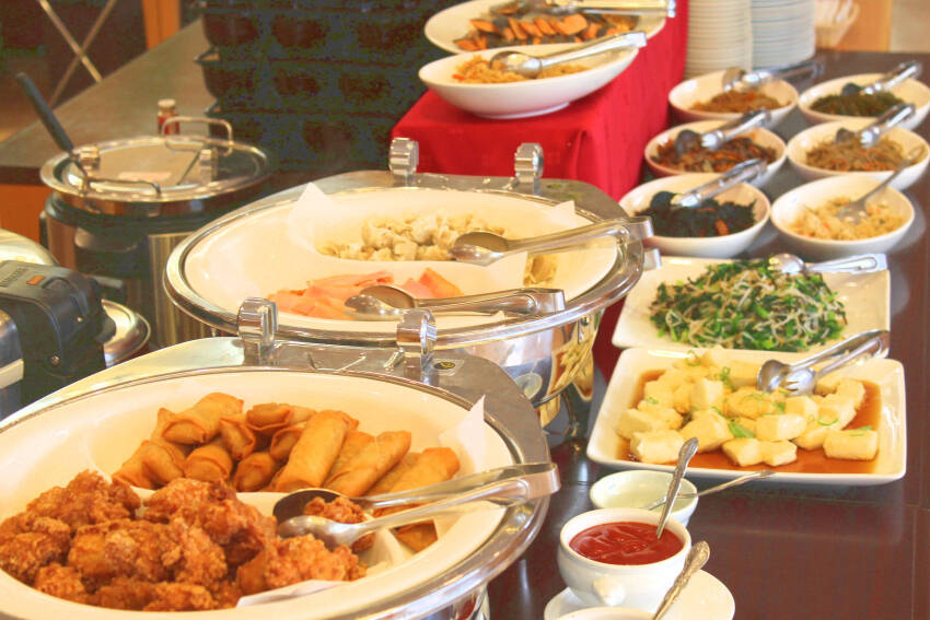 朝食：グランドパークホテル大館