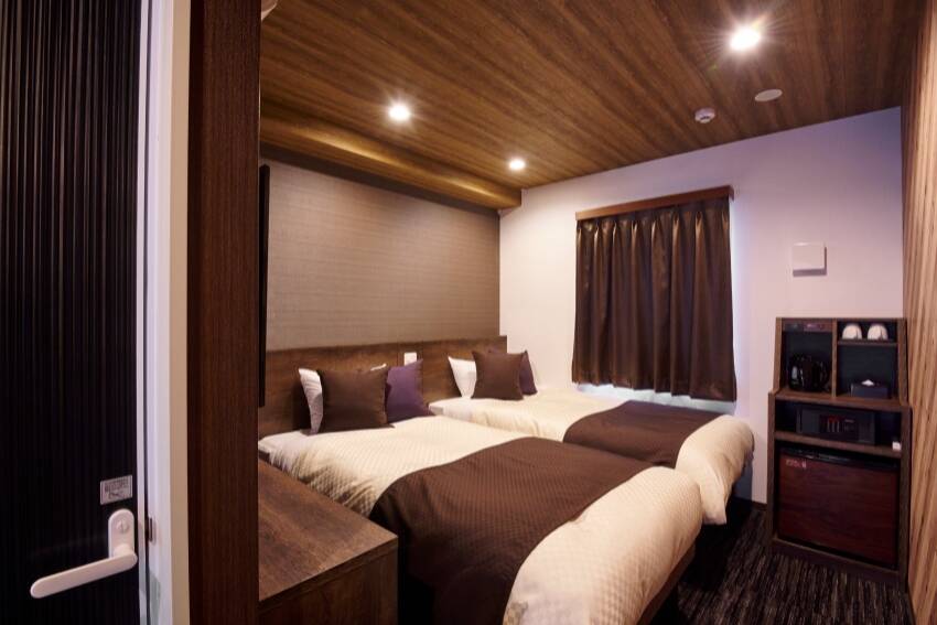 ツインルーム：ザ・セレクトンあべの松原駅前　