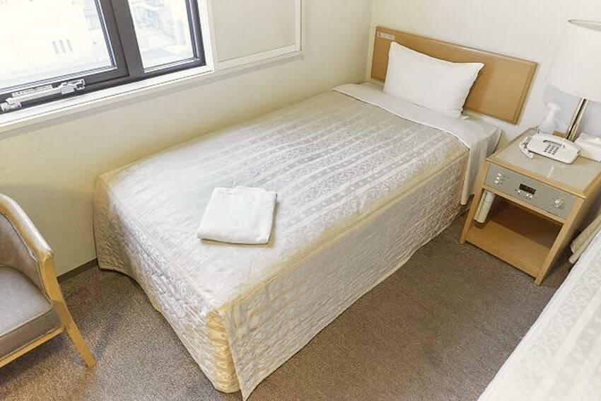 ツイン：ホテルセレクトイン伊勢原