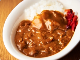 写真：夕食カレーサービス