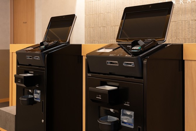 写真：自動チェックイン機