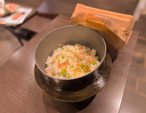 四季を味わう、支配人おすすめまぜご飯