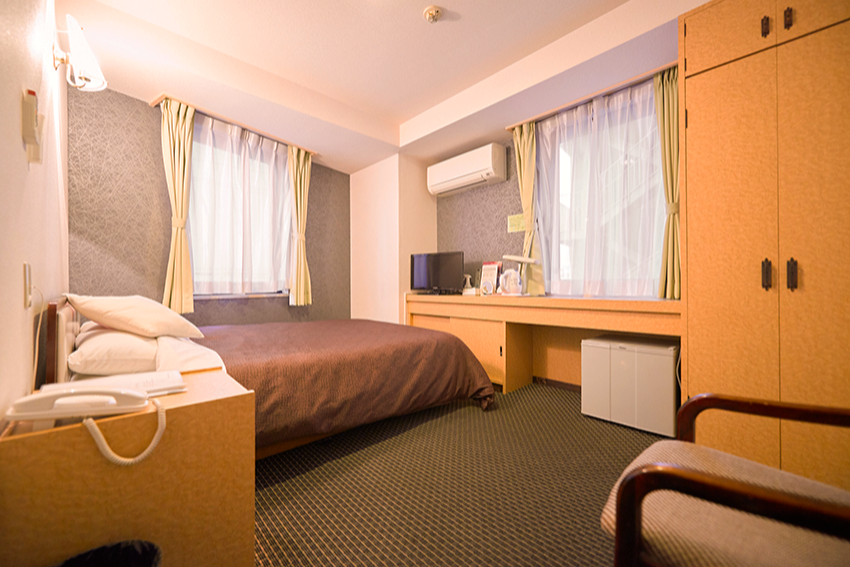ダブル：長野プラザホテル