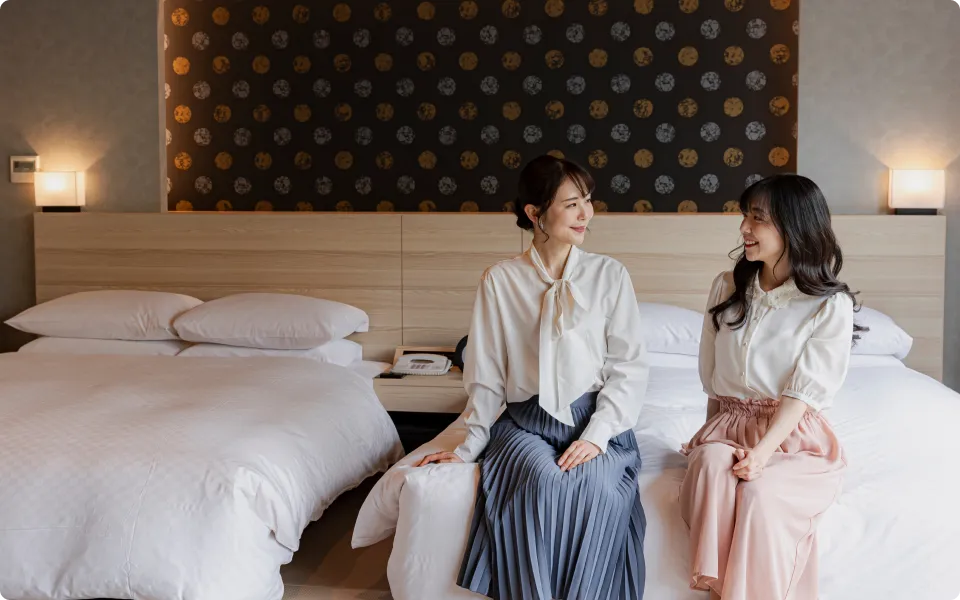 イメージ:客室でくつろぐ女性